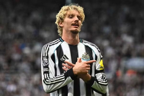 Anggota dewan Bayern Rummenigge sebut Newcastle ‘bodoh’ karena belanja besar untuk Woltemade